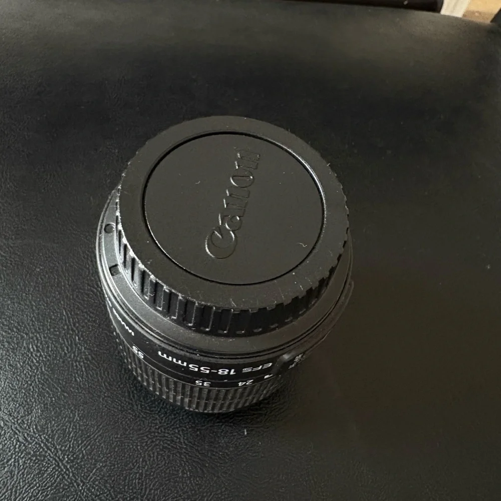 Canon zoom EFS 18-55mm lens